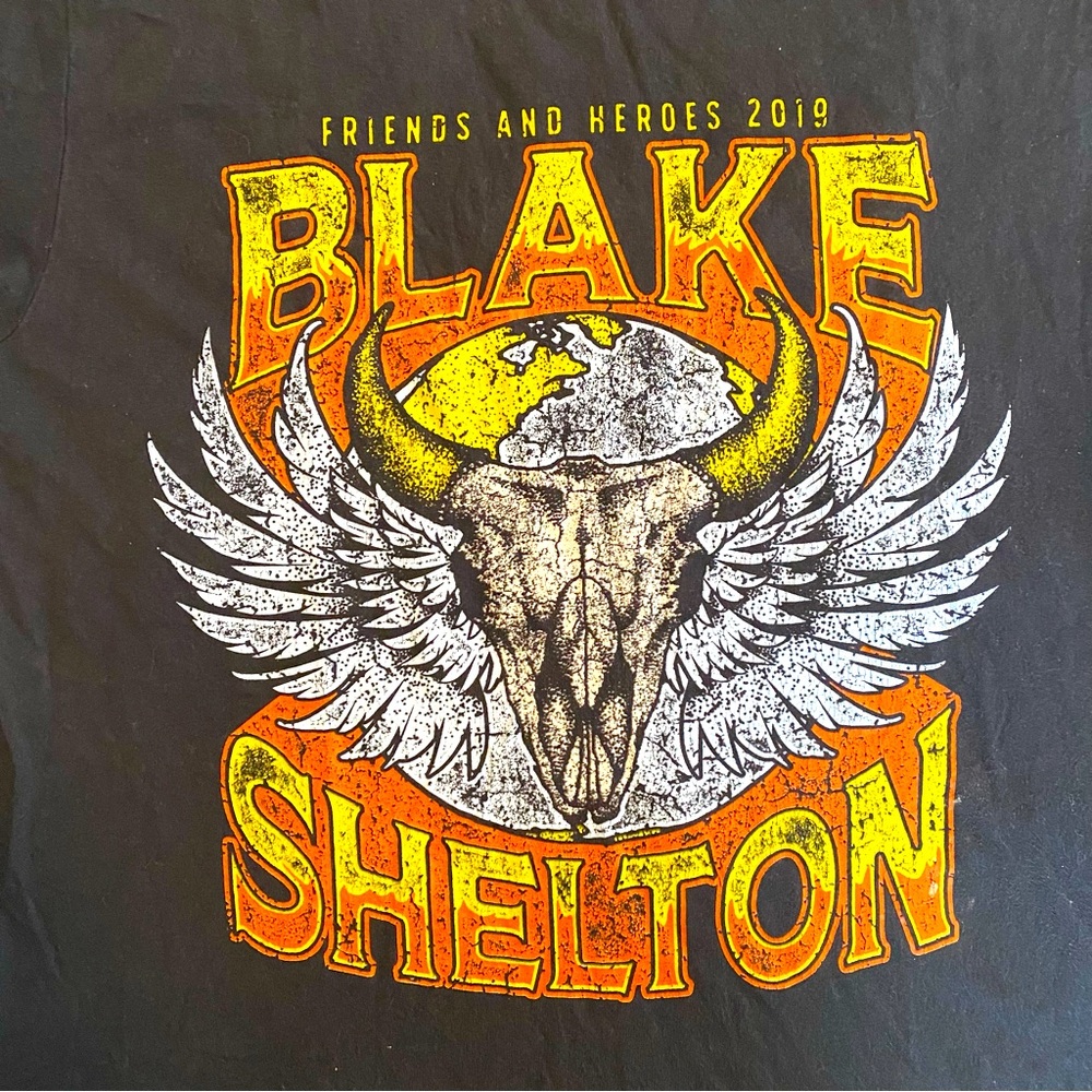 Blake Shelton Friends and Hero’s 2019 Concert T Shirt Size Medium